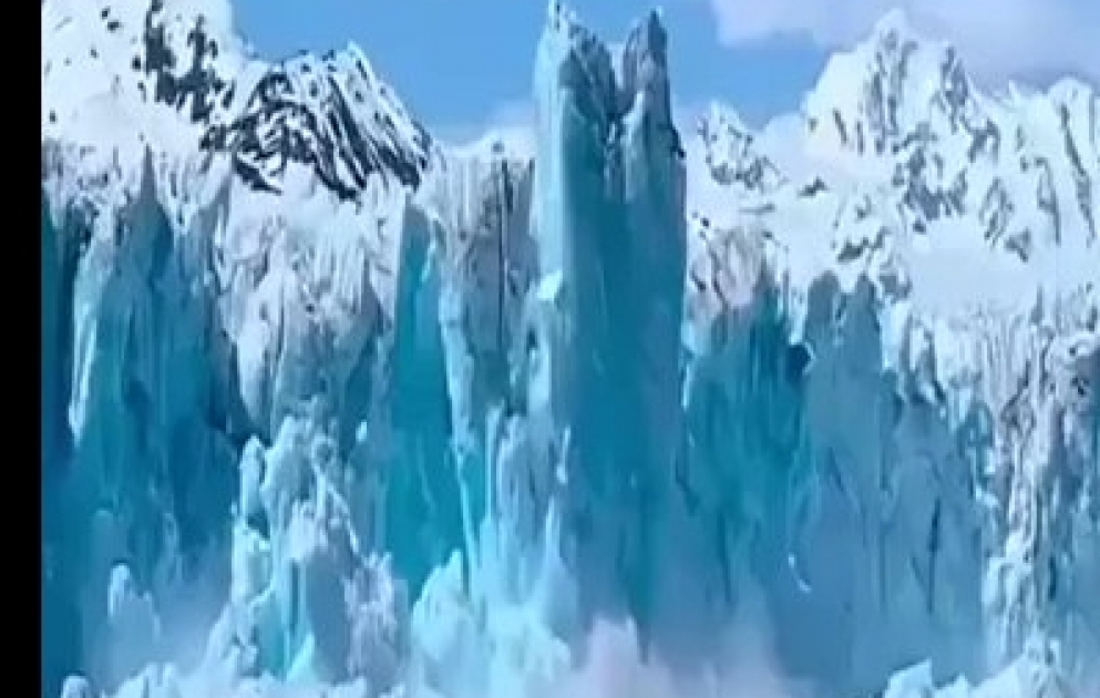Aysberqin dağılması anı