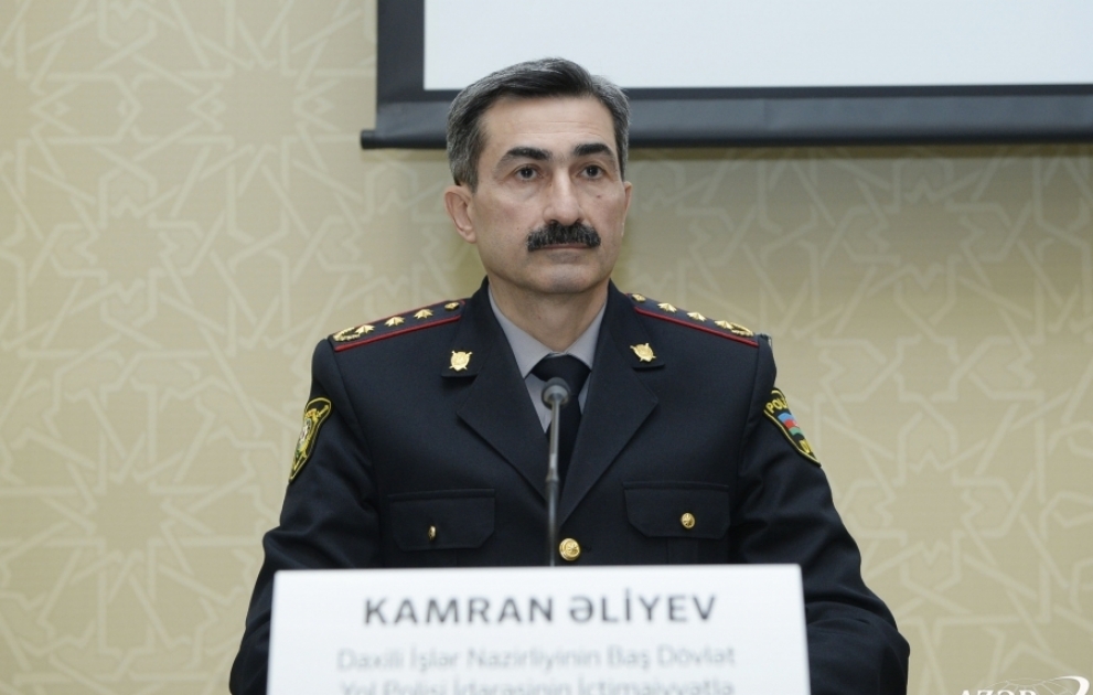 Кямран Алиев: Проезжая через районы, где действует ужесточенный режим карантина, останавливаться запрещено