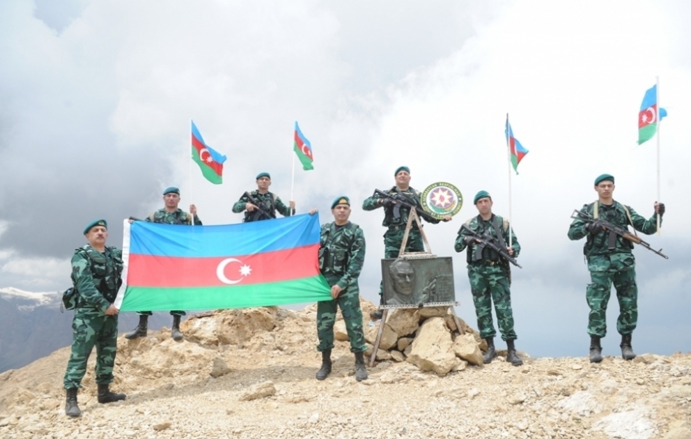 Border-guards organize traditional march to Heydar Aliyev peak