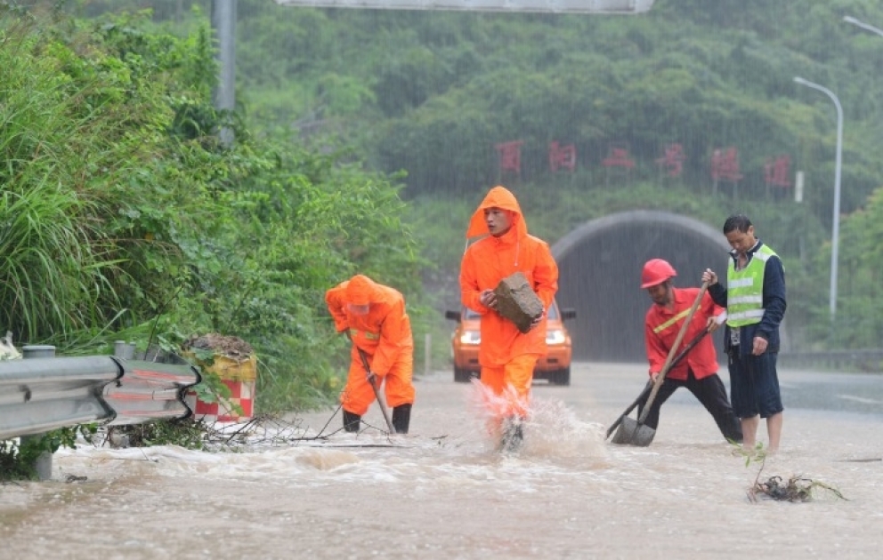 China renews blue alert for rainstorms