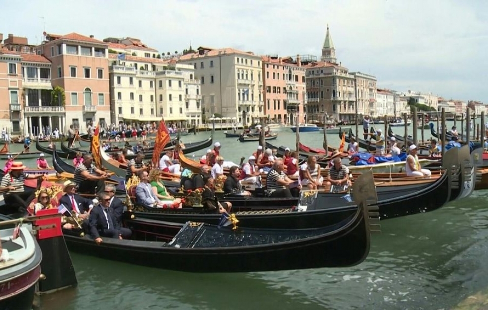 Venice stages its first boat race since the lockdown