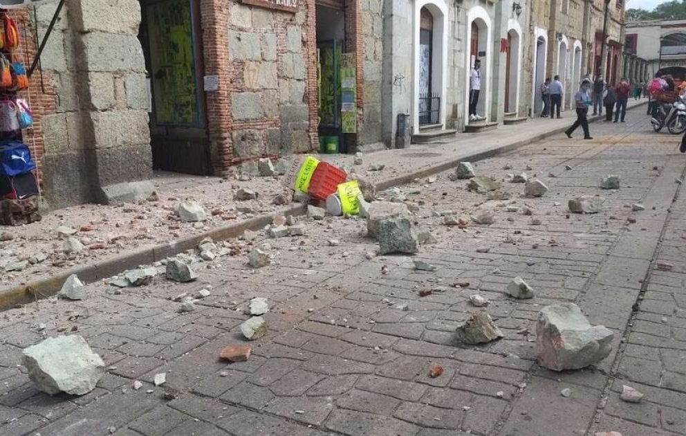В Мексике шесть человек погибли при мощном землетрясении