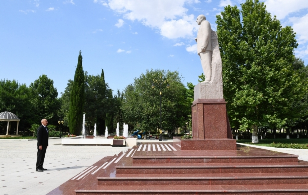 Le président Ilham Aliyev effectue une visite dans la région de Samoukh