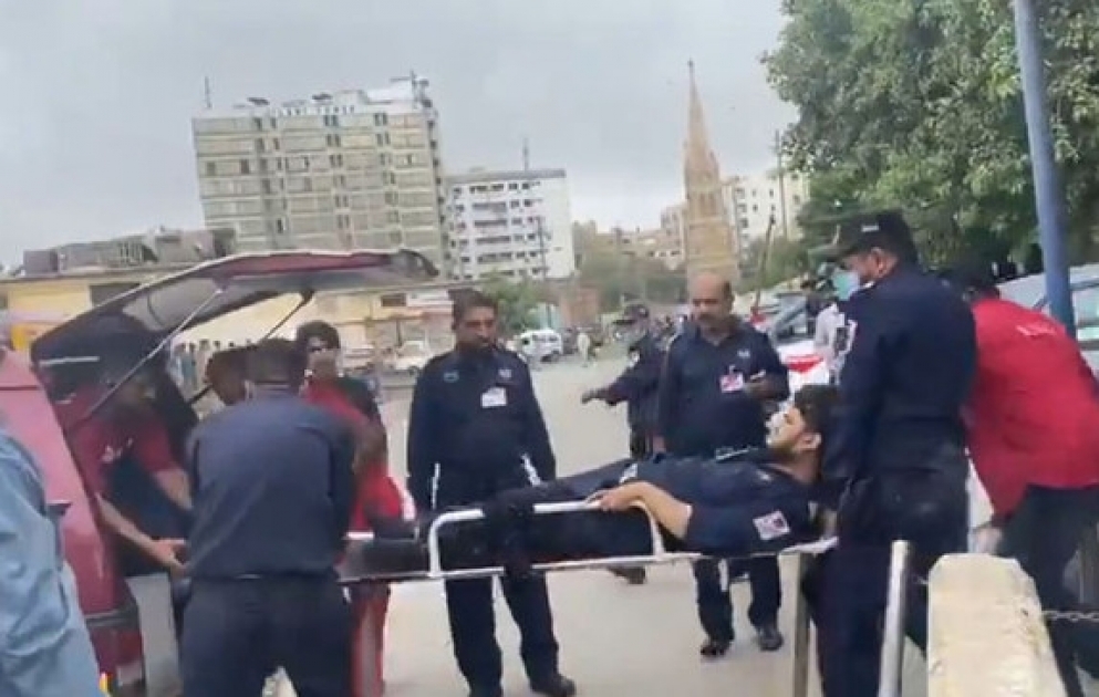 Pakistanda fond birjasına hücum - Ölən və yaralananlar var