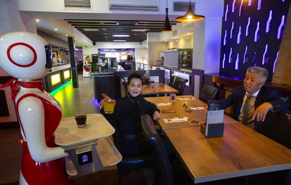 Restaurant in the Netherlands to use robots to help out waiters