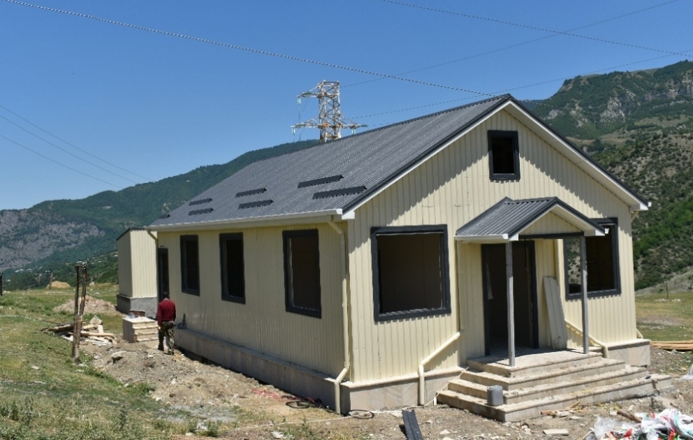 Qubanın səkkiz ucqar kəndində modul tipli məktəb binaları quraşdırılır