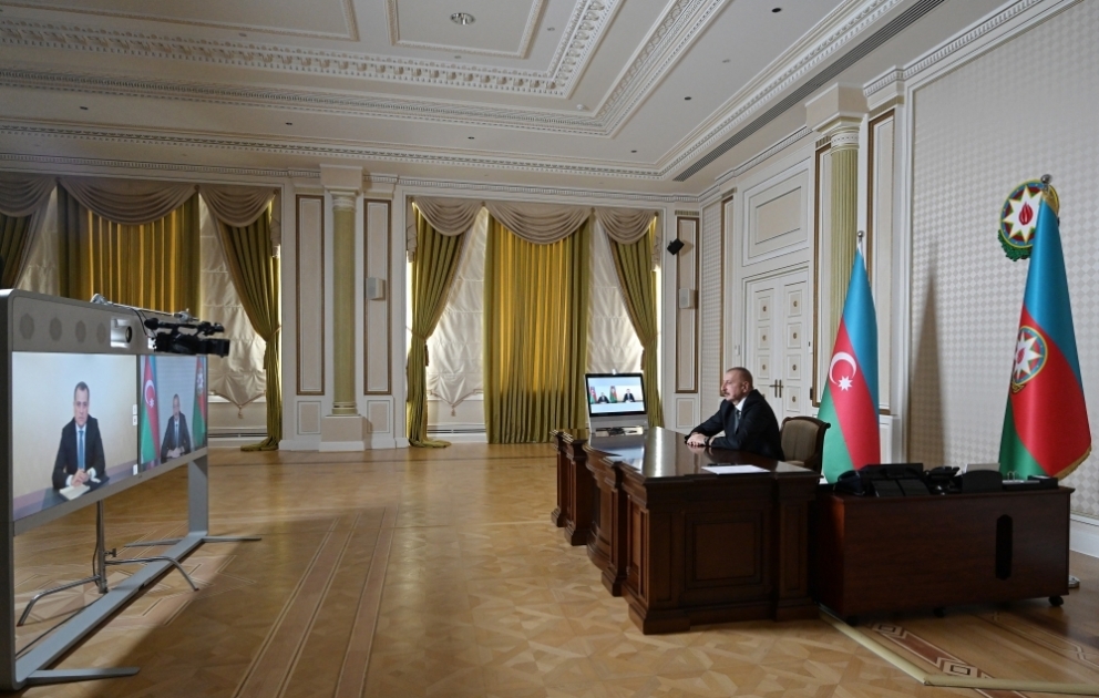 Le président Ilham Aliyev s’entretient par visioconférence avec Djeyhoun Baïramov à la suite de sa nomination au poste de ministre des Affaires étrangères