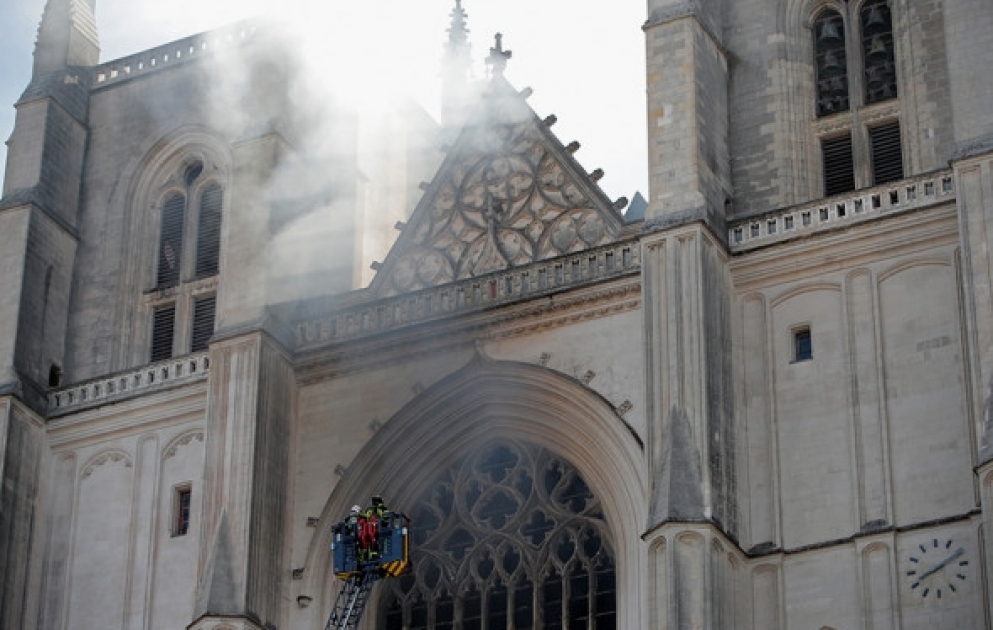 Feuer in Kathedrale von Nantes ausgebrochen