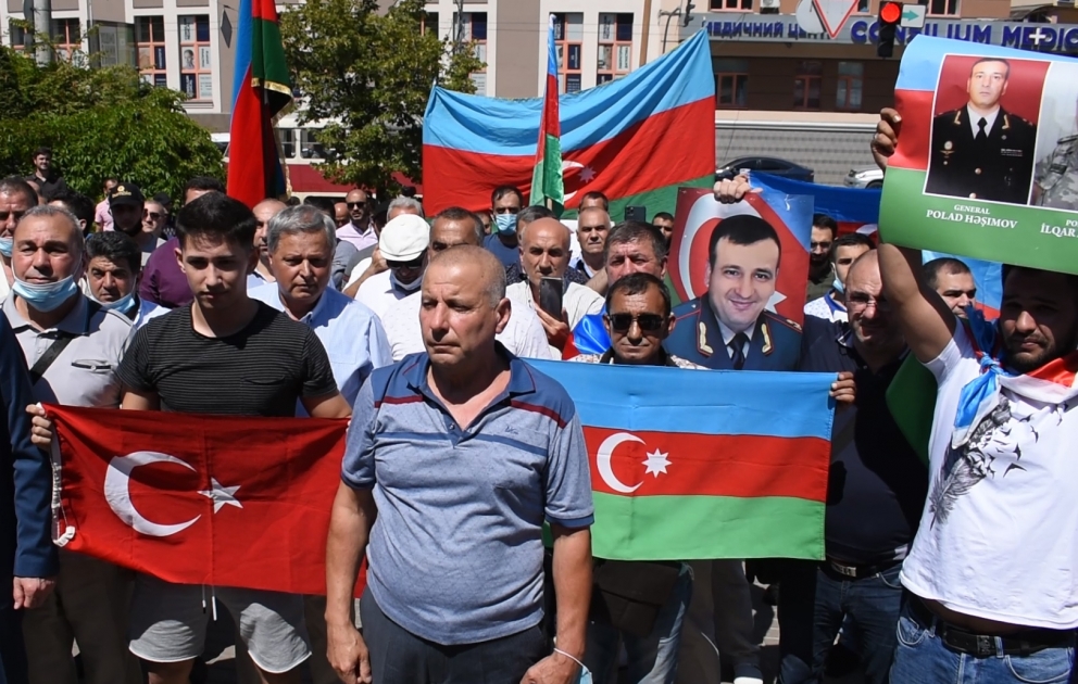 Erməni təxribatına etiraz, Azərbaycan Ordusuna dəstək məqsədilə Kiyevdə izdihamlı mitinq keçirilib