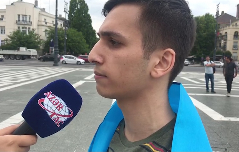 Macarıstandakı azərbaycanlılar toplaşaraq ordumuza və xalqımıza dəstək nümayiş etdirir