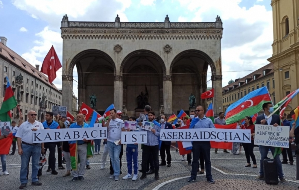 Очередная массовая акция в поддержку азербайджанского народа и армии прошла в Мюнхене