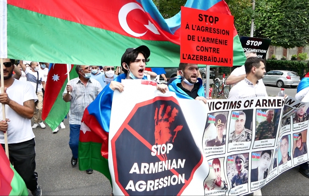 Ermənistanın hərbi təxribatına qarşı etiraz aksiyası Strasburqda da keçirilib