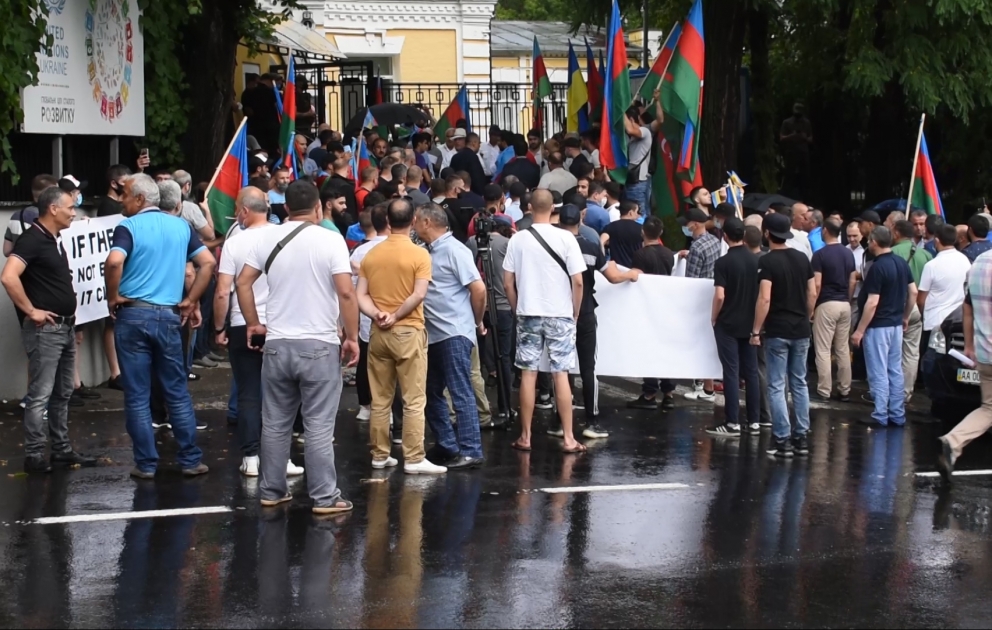 Kiyevdə BMT-nin nümayəndəliyi qarşısında Azərbaycan Ordusuna dəstək aksiyası keçirilib