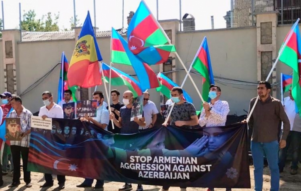 Kişineuda soydaşlarımızın etiraz aksiyası zamanı ermənilər təxribat törədiblər