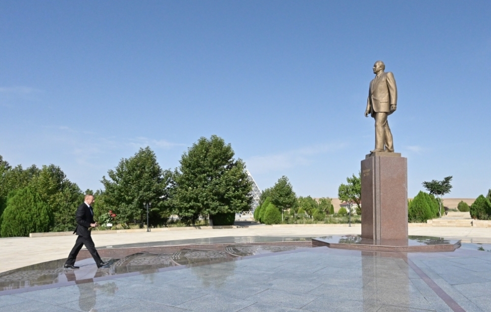 Präsident Ilham Aliyev zu Besuch in der Region Gobustan