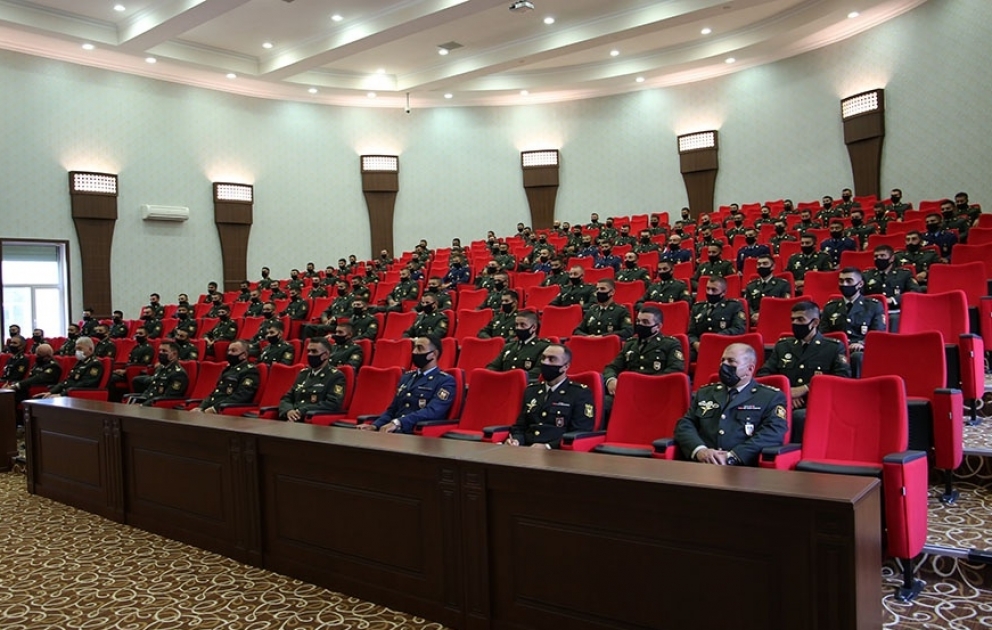 Əlahiddə Ümumqoşun Orduda gənc zabitlərlə təlim-metodiki toplantı keçirilib