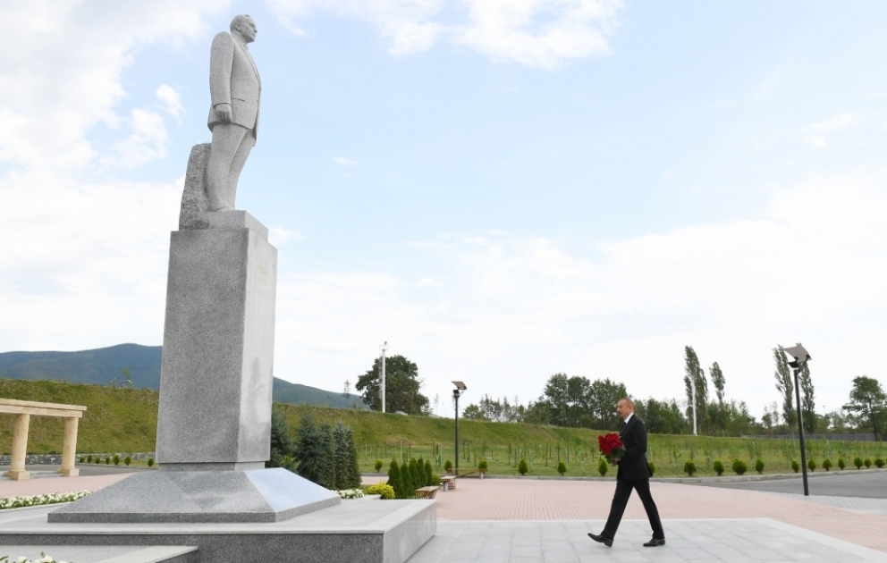 Präsident Ilham Aliyev zu Besuch im Rayon Scheki
