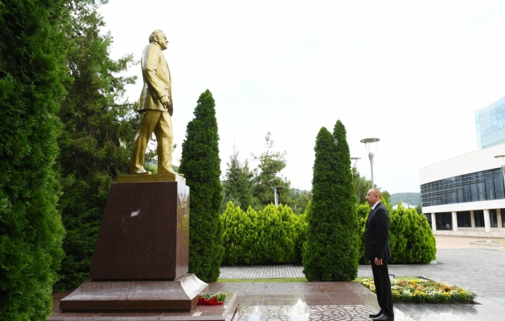Präsident Ilham Aliyev zu Besuch in Gabala eingetroffen
