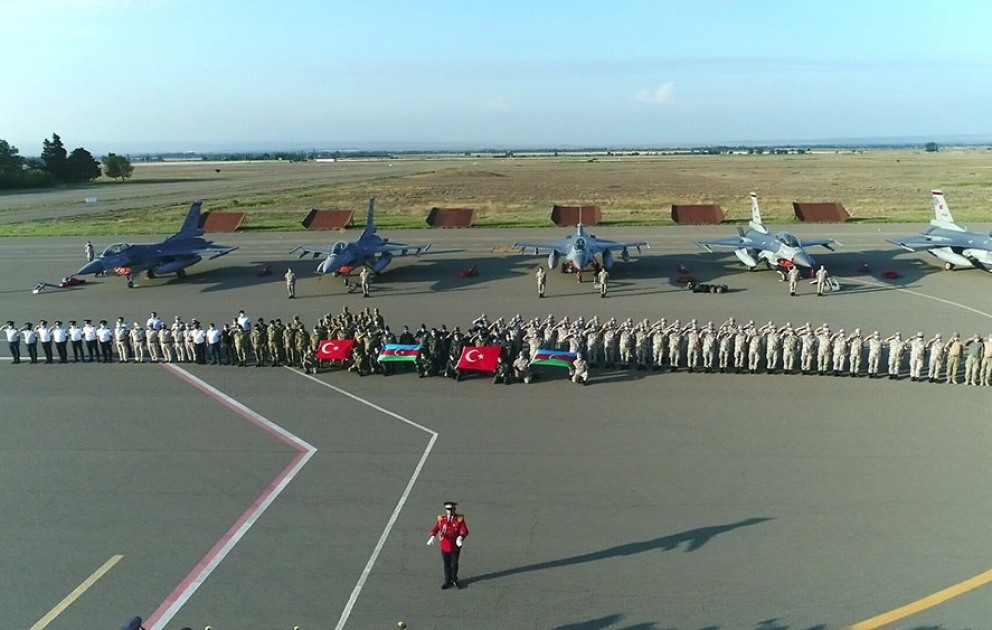 Самолеты F-16 ВВС Турции, участвующие в учениях “TurAz Qartalı-2020”, прибыли в Азербайджан