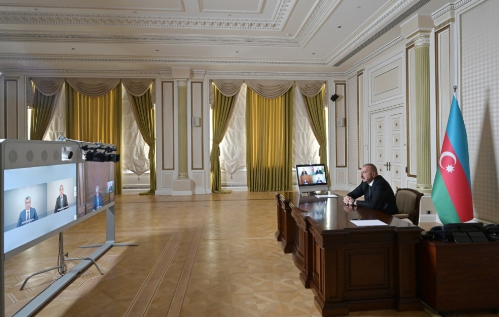 Le président İlham Aliyev tient une visioconférence sur les mesures prises dans la lutte contre le coronavirus et la situation socioéconomique