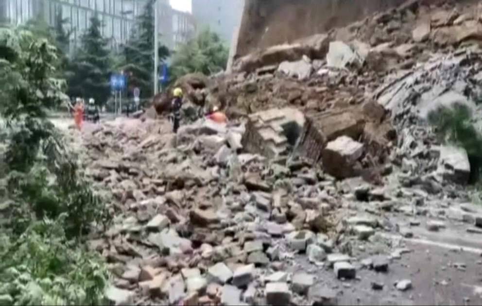 Çində tarixi qala divarının uçması nəticəsində 4 nəfər xəsarət alıb