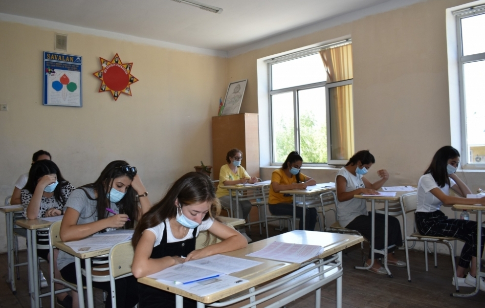 Şimal bölgəsindən olan 859 abituriyent Xaçmaz şəhərində biliklərini sınayıb