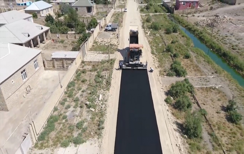 Qaradağ rayonunda təmirə ehtiyacı olan 16 kilometrlik yol yenidən qurulur