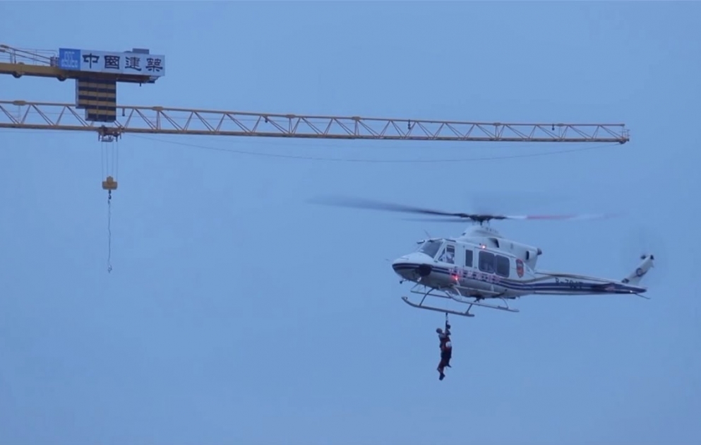 Helicopters used to rescue stranded people in SW China floods