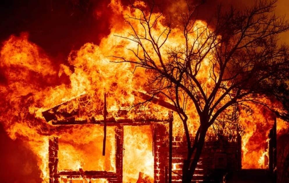Flammen wüten in Kalifornien