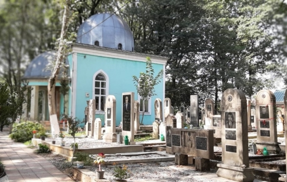 IX əsrə aid olduğu güman edilən məzarların qorunduğu “Seyid Xəlifə” ziyarətgahı