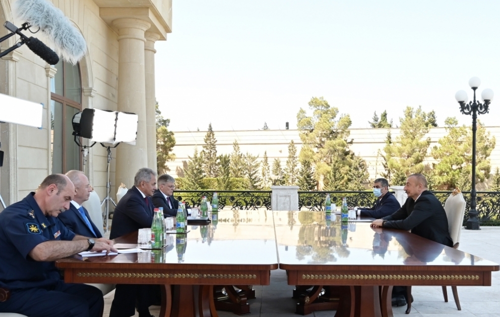 President Ilham Aliyev received delegation led by Russian defense minister