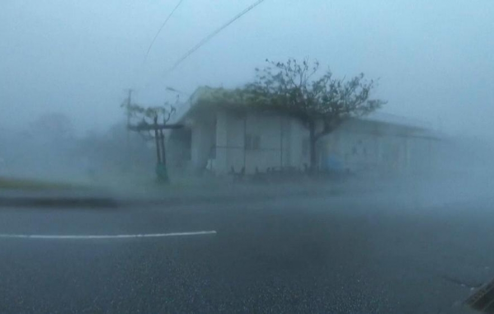 Typhon Maysa: Okinawa en alerte