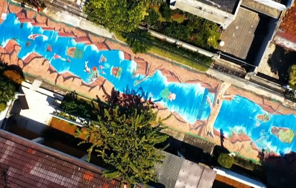 Indonesien: 3D-Fluss "fließt" durch Straße in Jakarta
