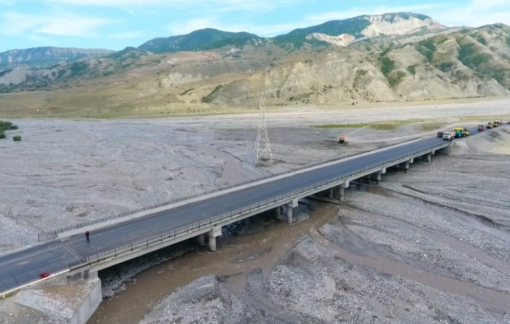 Qubada 68 min əhalinin istifadə etdiyi yolun tikintisi yekunlaşır