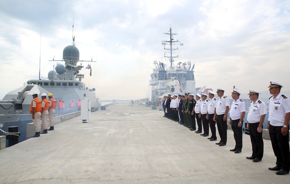 Russian warships left Baku port