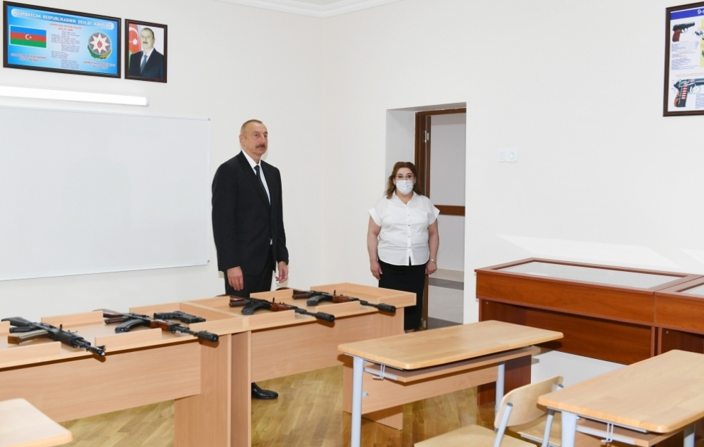 Im Stadtteil Nizami von Baku Mittelschule Nr.251 nach Rekonstruktion wieder zur Nutzung übergeben