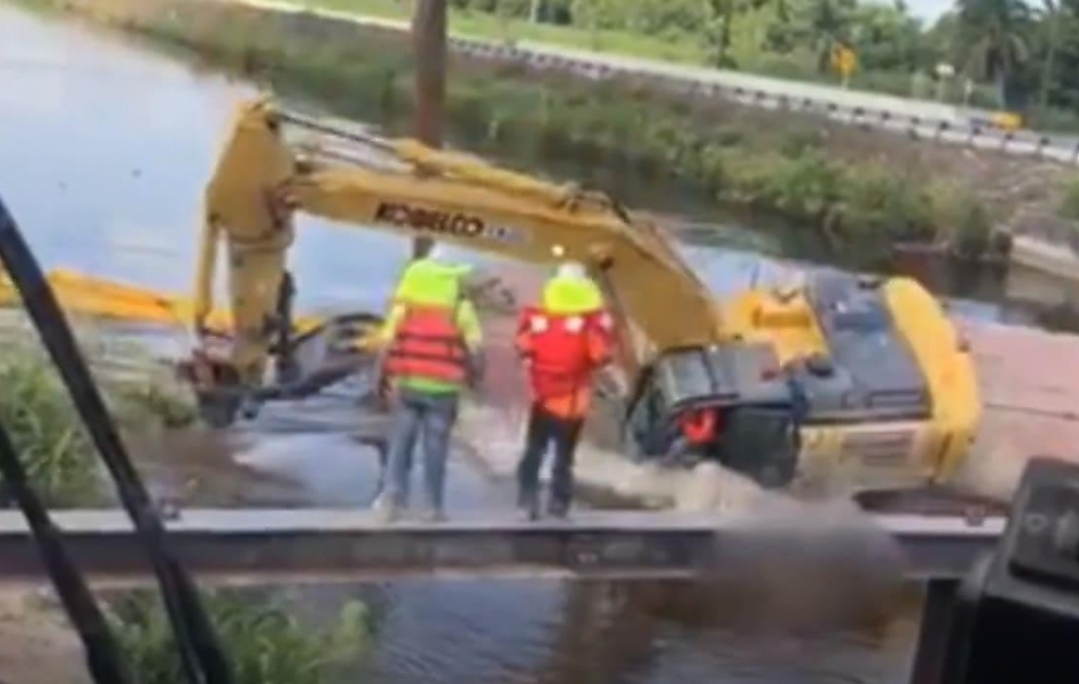 Excavator Falls Into Water During Construction Mishap in Florida