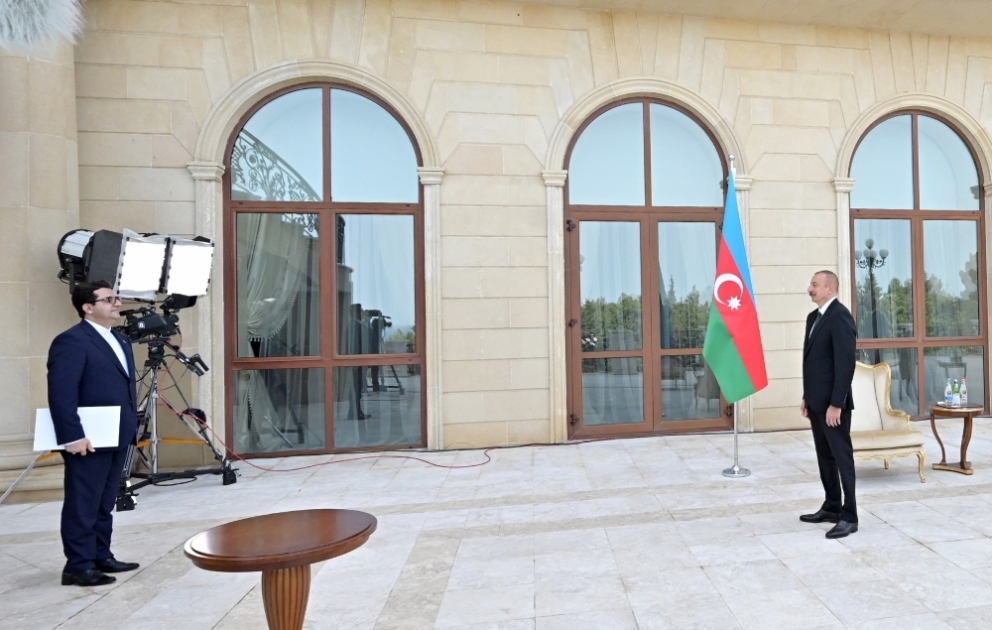 Президент Ильхам Алиев принял верительные грамоты новоназначенного посла Ирана в Азербайджане