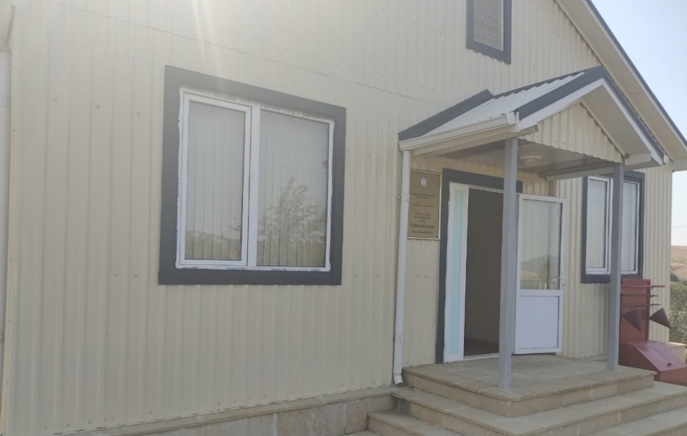 Ucqar dağ rayonu olan Yardımlıda yeni məktəb binalarının tikintisi geniş vüsət alıb