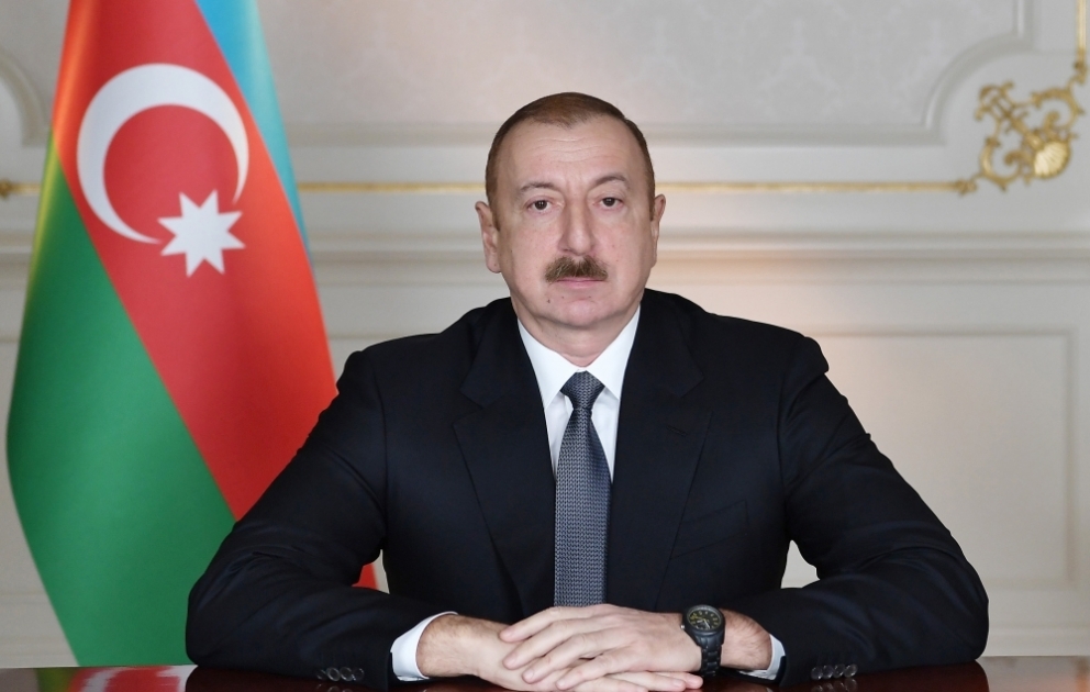Prezident: Bütün məktəblərdə müəllimlər şagirdləri milli ruhda, ənənəvi dəyərlər ruhunda tərbiyə etməlidirlər