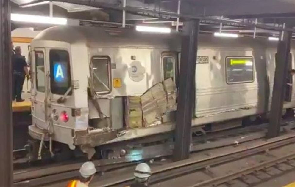 В Нью-Йорке сошел с рельсов поезд метро
