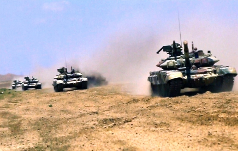 Tank units in coordination with artillery fulfill combat-training tasks