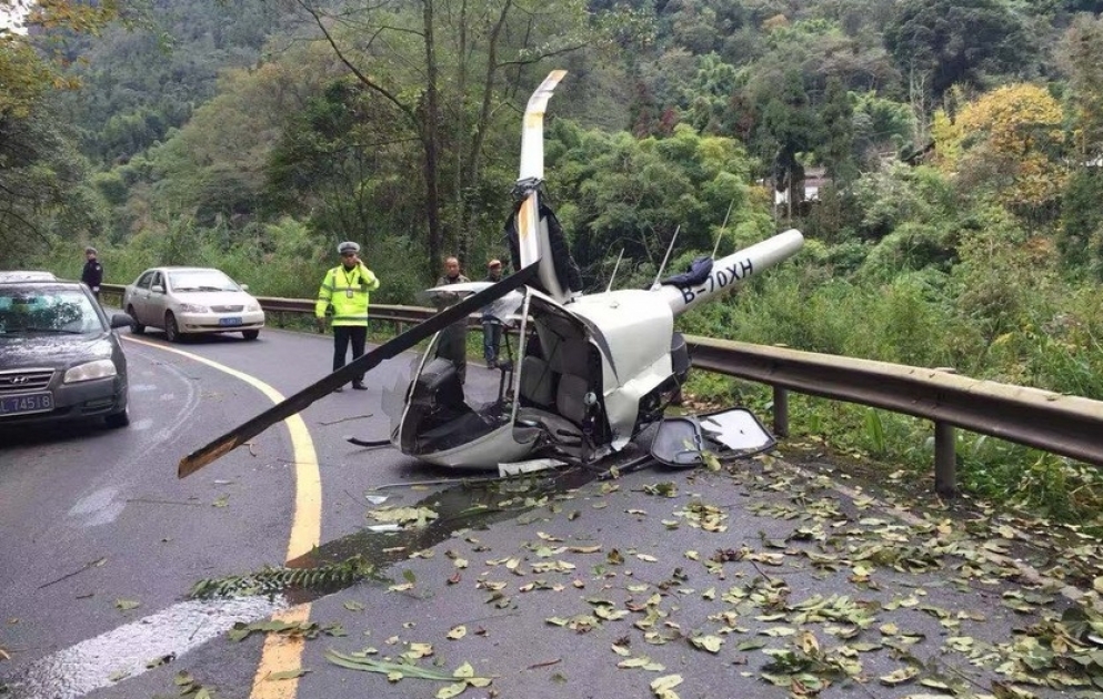 Çində helikopter qəzaya uğradı