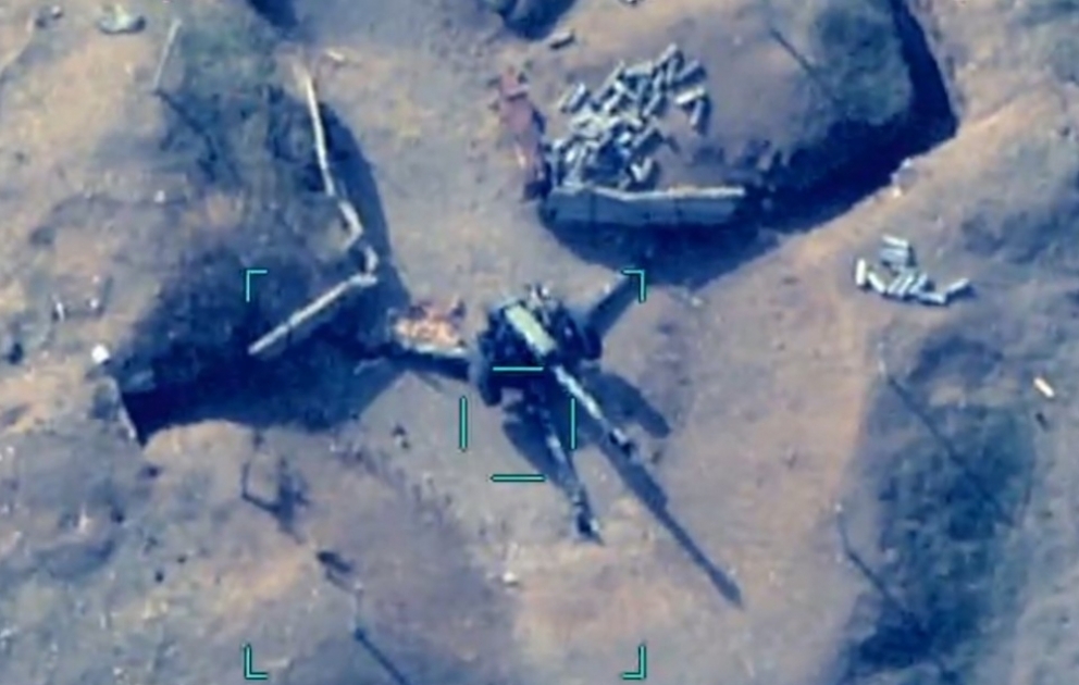 Video recording of the destruction of enemy artillery pieces