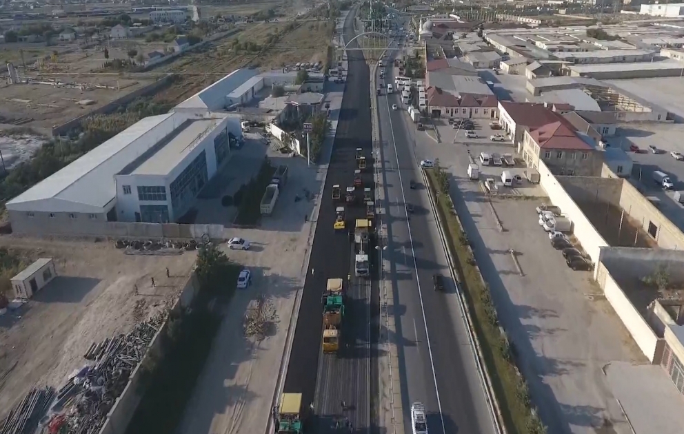 VAZ dairəsindən Sumqayıta qədər olan yol təmir edilir