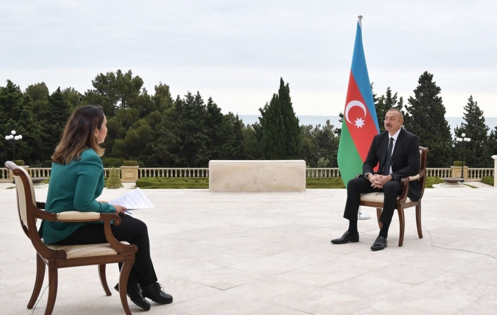 Prezident: Bəzən Təhlükəsizik Şurasının qətnamələri bir neçə gün ərzində icra olunur, bizə gəldikdə uzun illərdir kağız üzərində qalıb