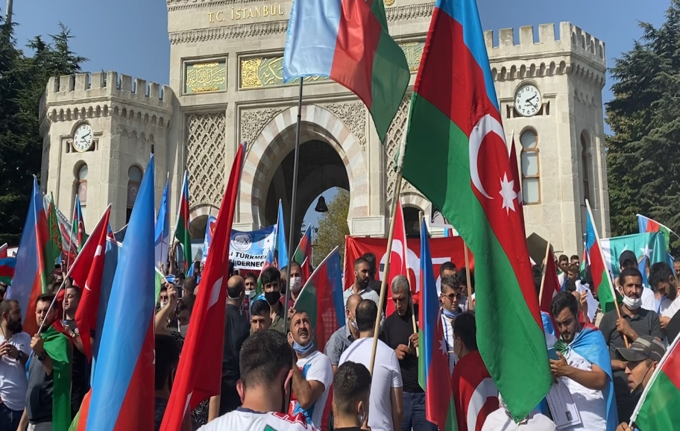 Azərbaycana dəstək məqsədilə İstanbulda mitinq keçirilib