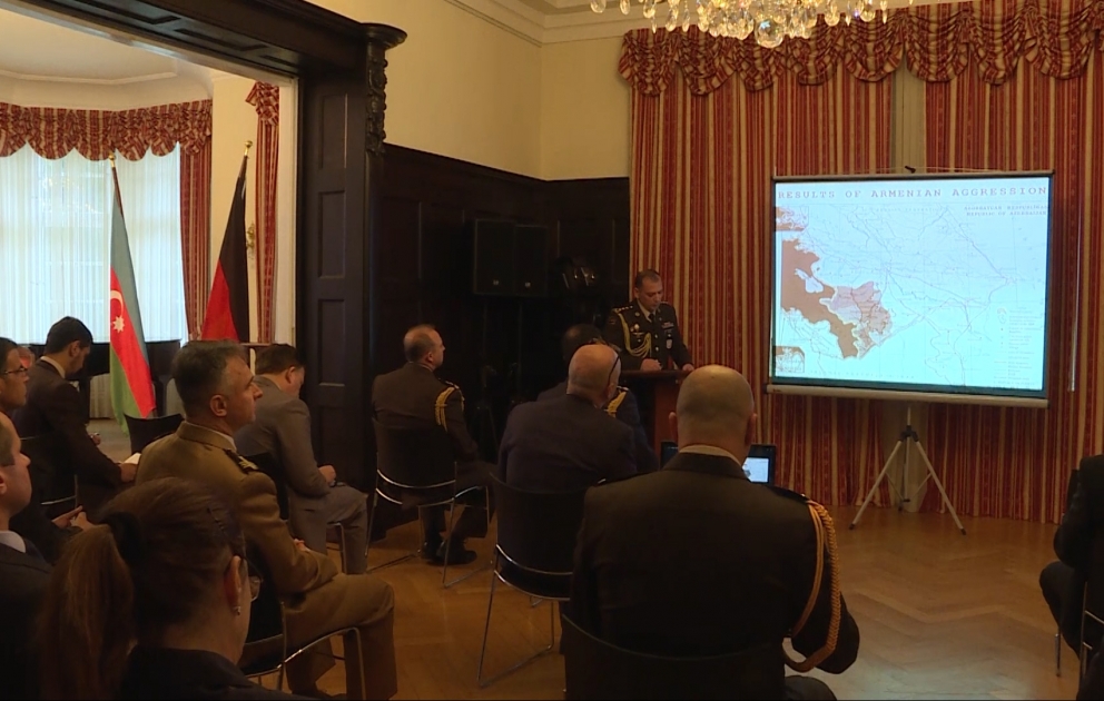 Xarici ölkələrin Almaniyadakı hərbi attaşelik aparatının üzvlərinə Ermənistanın Azərbaycana qarşı hərbi təcavüzü barədə məlumat verilib