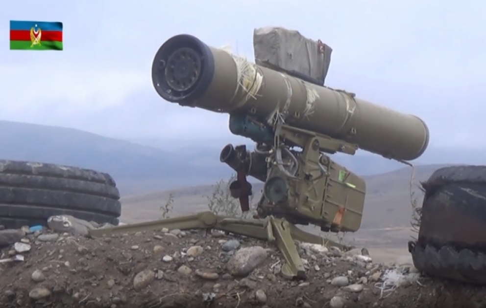 Verteidigungsministerium veröffentlicht Video, das eingenommenen Posten armenischer Einheiten zeigt