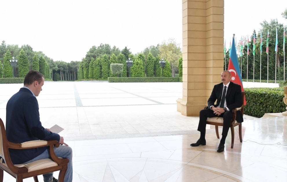 Präsident Ilham Aliyev gibt Pervıy Kanal Interview